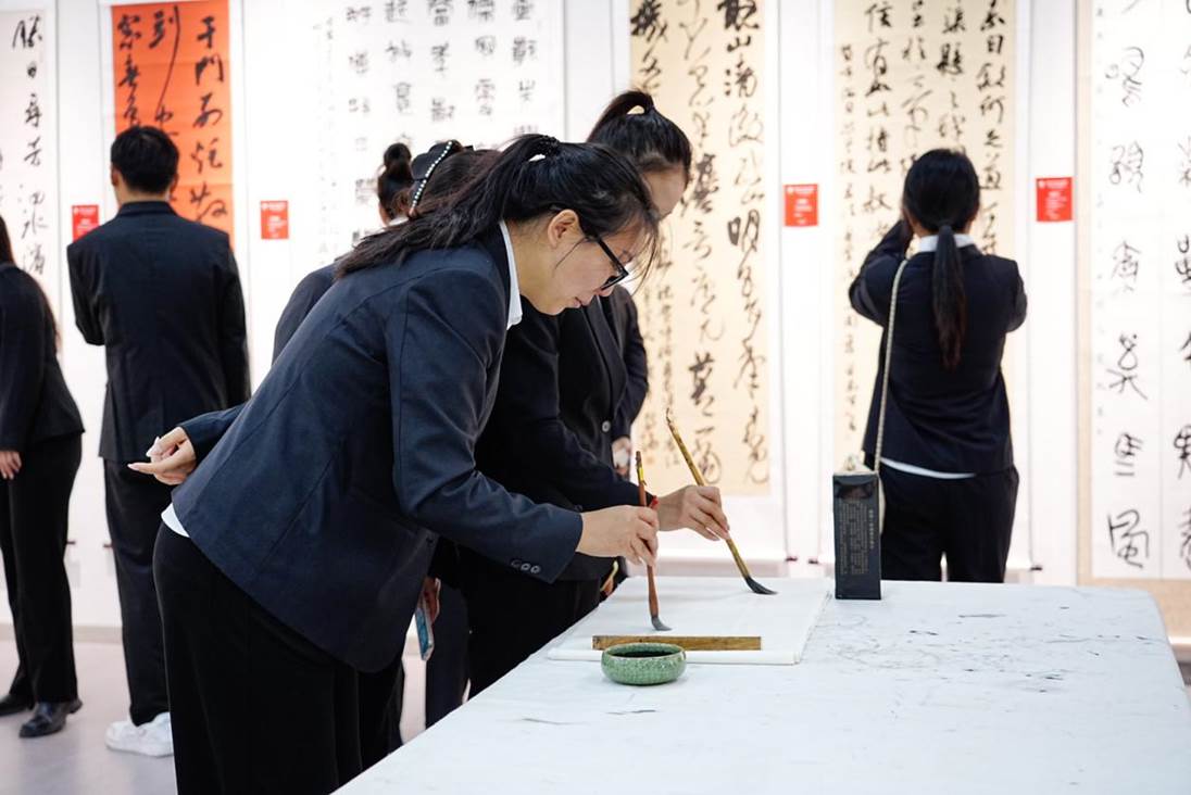 展览现场2(1) 展览现场2(1)